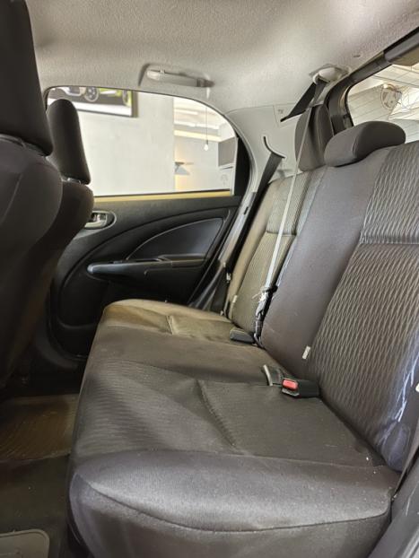 TOYOTA Etios Hatch 1.3 16V 4P FLEX X, Foto 9