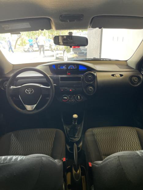 TOYOTA Etios Hatch 1.3 16V 4P FLEX X, Foto 11