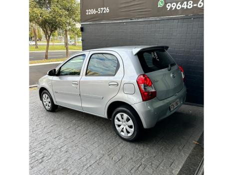 TOYOTA Etios Hatch 1.3 16V 4P FLEX X, Foto 2