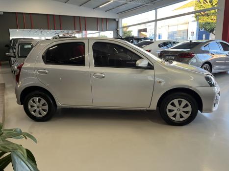 TOYOTA Etios Hatch 1.3 16V 4P FLEX X AUTOMTICO, Foto 3