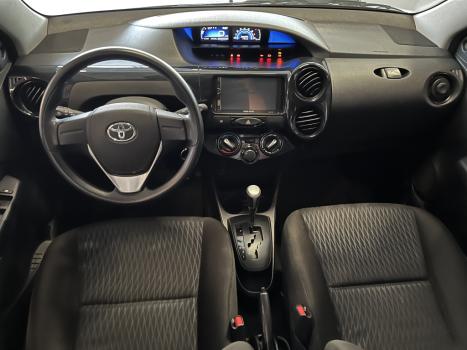 TOYOTA Etios Hatch 1.3 16V 4P FLEX X AUTOMTICO, Foto 6