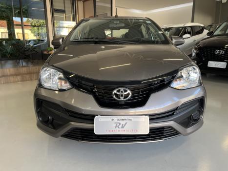 TOYOTA Etios Hatch 1.3 16V 4P FLEX X AUTOMTICO, Foto 2