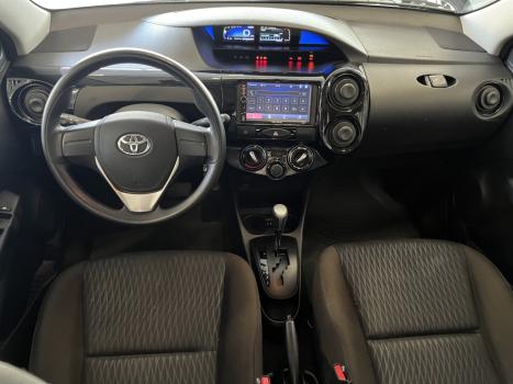 TOYOTA Etios Hatch 1.3 16V 4P FLEX X AUTOMTICO, Foto 6