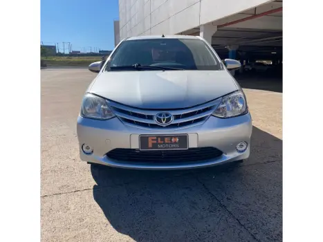 TOYOTA Etios Hatch 1.3 16V 4P FLEX X, Foto 2