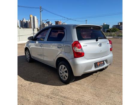 TOYOTA Etios Hatch 1.3 16V 4P FLEX X, Foto 6