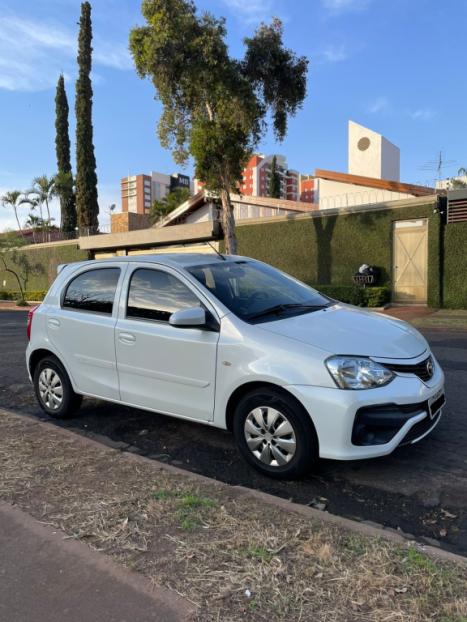 TOYOTA Etios Hatch 1.3 16V 4P FLEX X AUTOMTICO, Foto 1