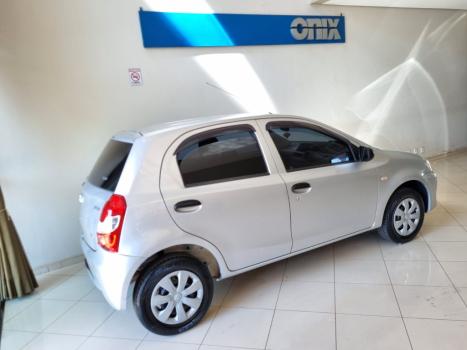 TOYOTA Etios Hatch 1.3 16V 4P FLEX, Foto 4