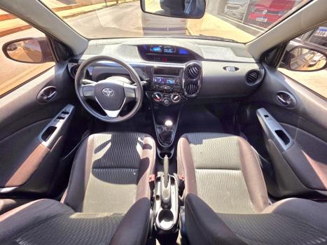 TOYOTA Etios Hatch 1.3 16V 4P FLEX X, Foto 13
