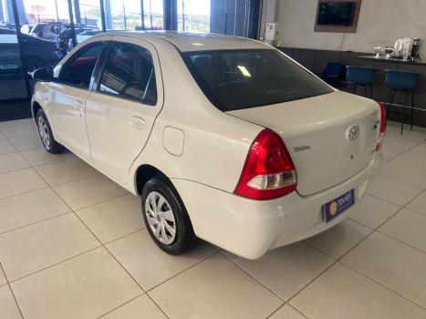 TOYOTA Etios Hatch 1.5 16V 4P FLEX XS, Foto 4