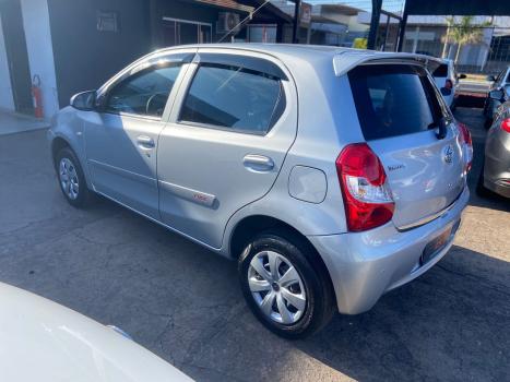 TOYOTA Etios Hatch 1.3 16V 4P FLEX X, Foto 6