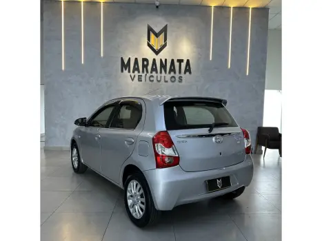 TOYOTA Etios Hatch 1.3 16V 4P FLEX XS, Foto 4