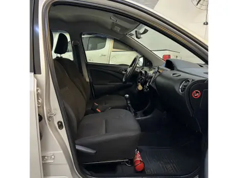 TOYOTA Etios Hatch 1.3 16V 4P FLEX XS, Foto 7