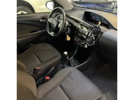 TOYOTA Etios Hatch 1.3 16V 4P FLEX XS, Foto 8