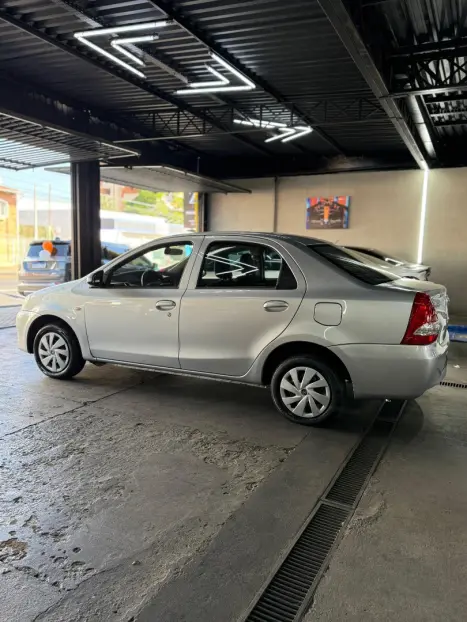 TOYOTA Etios Sedan 1.5 16V 4P FLEX X, Foto 14