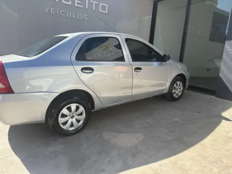 TOYOTA Etios Sedan 1.5 16V 4P FLEX X, Foto 3