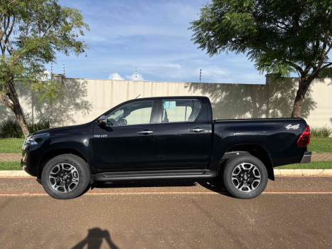 TOYOTA Hilux Caminhonete 2.8 16V SRX 4X4 DIESEL CABINE DUPLA AUTOMTICO, Foto 2