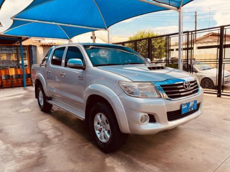 TOYOTA Hilux Caminhonete 3.0 16V 4P 4X4 SRV TURBO DIESEL CABINE DUPLA AUTOMTICO, Foto 1