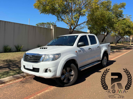 TOYOTA Hilux Caminhonete 3.0 4P 4X4 DIESEL CABINE DUPLA, Foto 1