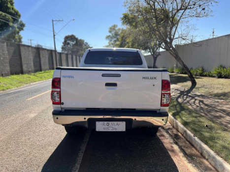 TOYOTA Hilux Caminhonete 3.0 4P 4X4 DIESEL CABINE DUPLA, Foto 4