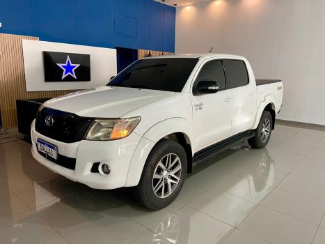 TOYOTA Hilux Caminhonete 2.7 16V 4P SRV FLEX 4X4  CABINE DUPLA AUTOMTICO, Foto 1