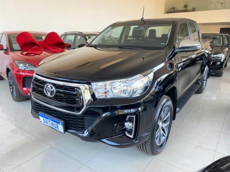 TOYOTA Hilux Caminhonete 2.7 16V 4P SRV FLEX CABINE DUPLA AUTOMTICO, Foto 1