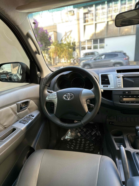 TOYOTA Hilux Caminhonete 3.0 16V 4P 4X4 SRV TURBO DIESEL CABINE DUPLA AUTOMTICO, Foto 7