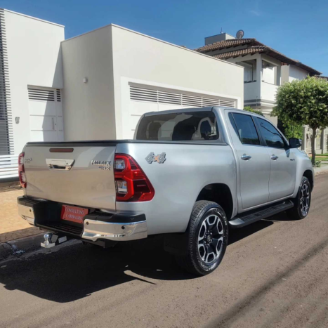 TOYOTA Hilux Caminhonete 2.8 16V SRX 4X4 DIESEL CABINE DUPLA AUTOMTICO, Foto 2