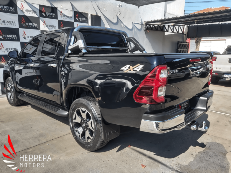 TOYOTA Hilux Caminhonete 2.8 16V SRX 50 ANOS 4X4 TURBO DIESEL CABINE DUPLA AUTOMTICO, Foto 3