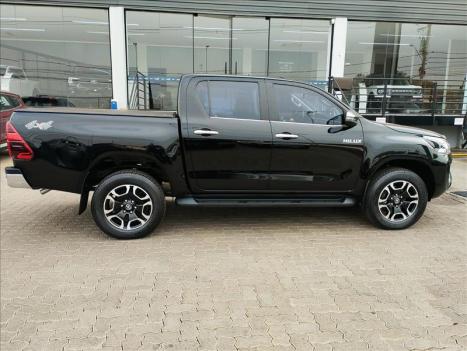 TOYOTA Hilux Caminhonete 2.8 16V SRX 4X4 DIESEL CABINE DUPLA AUTOMTICO, Foto 4