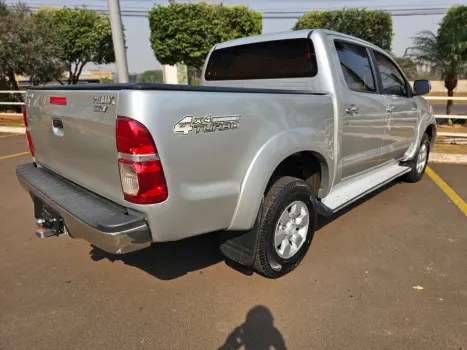 TOYOTA Hilux Caminhonete 3.0 4P 4X4 SRV TURBO DIESEL CABINE DUPLA, Foto 2