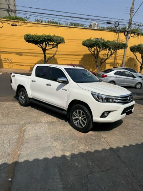 TOYOTA Hilux Caminhonete 2.8 16V SRX 4X4 DIESEL CABINE DUPLA AUTOMTICO, Foto 3