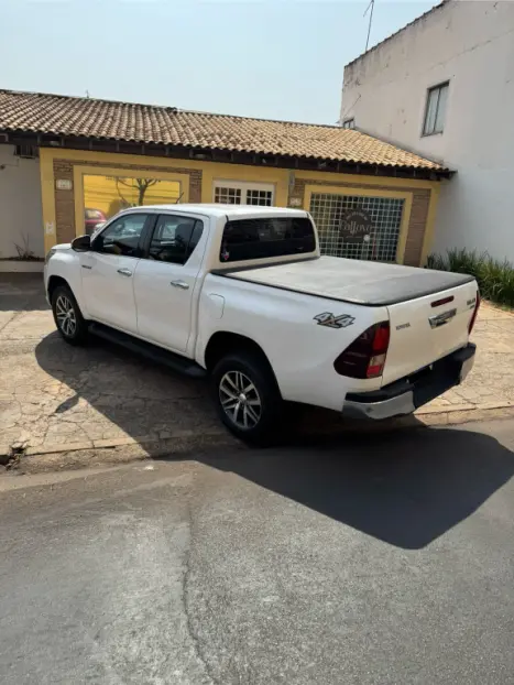 TOYOTA Hilux Caminhonete 2.8 16V SRX 4X4 DIESEL CABINE DUPLA AUTOMTICO, Foto 6