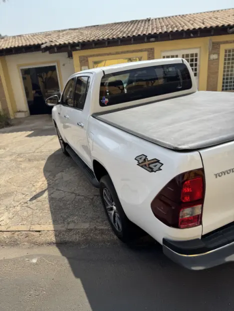 TOYOTA Hilux Caminhonete 2.8 16V SRX 4X4 DIESEL CABINE DUPLA AUTOMTICO, Foto 11