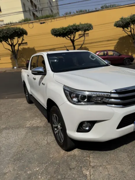 TOYOTA Hilux Caminhonete 2.8 16V SRX 4X4 DIESEL CABINE DUPLA AUTOMTICO, Foto 12