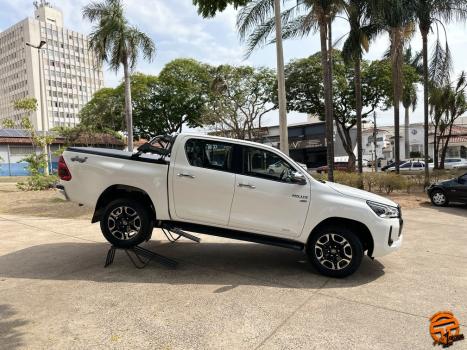 TOYOTA Hilux Caminhonete 2.7 16V 4P SRV FLEX 4X4  CABINE DUPLA AUTOMTICO, Foto 3