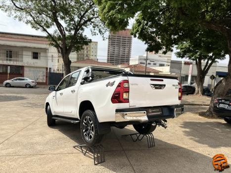 TOYOTA Hilux Caminhonete 2.7 16V 4P SRV FLEX 4X4  CABINE DUPLA AUTOMTICO, Foto 6