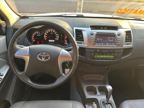 TOYOTA Hilux Caminhonete 2.7 16V 4P SR FLEX CABINE DUPLA AUTOMTICO, Foto 9