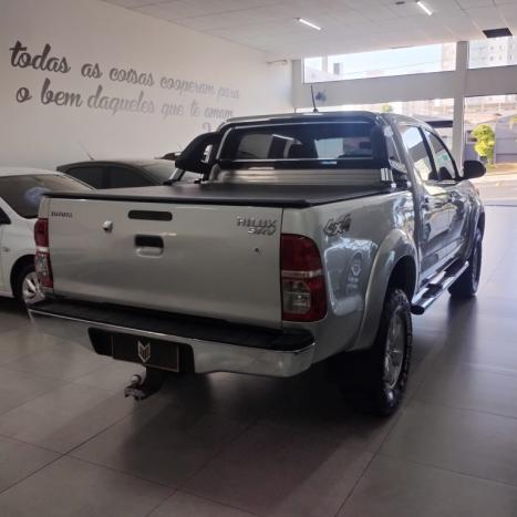 TOYOTA Hilux Caminhonete 2.7 16V 4P SRV FLEX 4X4  CABINE DUPLA AUTOMTICO, Foto 6