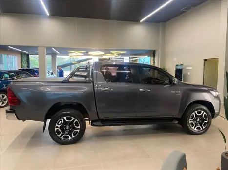 TOYOTA Hilux Caminhonete 2.7 16V 4P SRV FLEX CABINE DUPLA AUTOMTICO, Foto 4