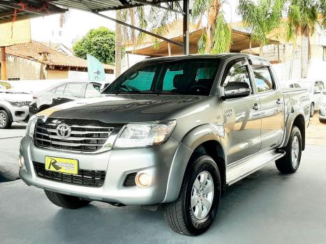 TOYOTA Hilux Caminhonete 2.7 16V 4P SRV FLEX CABINE DUPLA AUTOMTICO, Foto 3