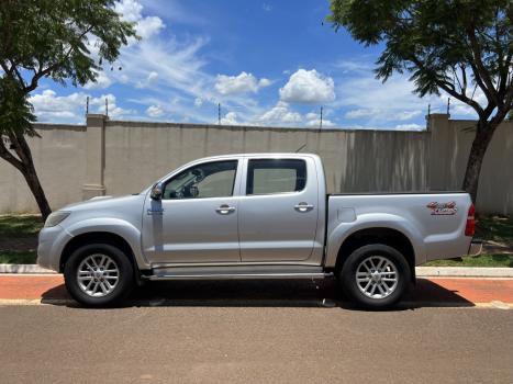 TOYOTA Hilux Caminhonete 3.0 4P 4X4 SRV TURBO DIESEL TOP CABINE DUPLA AUTOMTICO, Foto 2