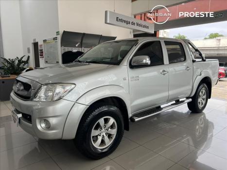 TOYOTA Hilux Caminhonete 2.7 16V 4P SR CABINE DUPLA, Foto 1