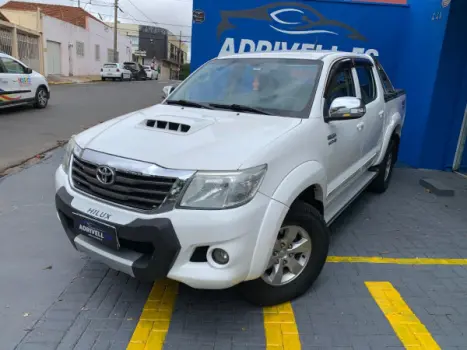 TOYOTA Hilux Caminhonete 3.0 4P 4X4 SRV TURBO DIESEL CABINE DUPLA AUTOMTICO, Foto 1