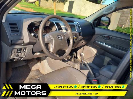 TOYOTA Hilux Caminhonete 3.0 4P 4X4 SRV TURBO DIESEL CABINE DUPLA AUTOMTICO, Foto 7