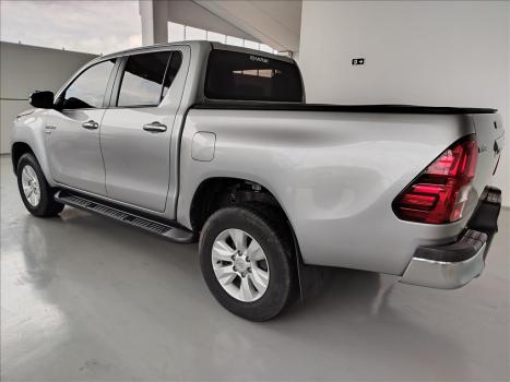 TOYOTA Hilux Caminhonete 2.7 16V 4P SRV FLEX CABINE DUPLA AUTOMTICO, Foto 4