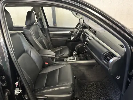 TOYOTA Hilux Caminhonete 2.8 16V SRX 4X4 TURBO DIESEL CABINE DUPLA AUTOMTICO, Foto 6