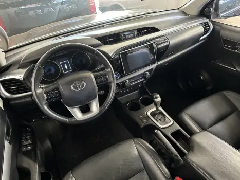 TOYOTA Hilux Caminhonete 2.8 16V SRX 4X4 TURBO DIESEL CABINE DUPLA AUTOMTICO, Foto 7