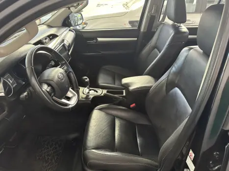 TOYOTA Hilux Caminhonete 2.8 16V SRX 4X4 TURBO DIESEL CABINE DUPLA AUTOMTICO, Foto 8
