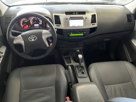 TOYOTA Hilux Caminhonete 3.0 4P 4X4 SRV TURBO DIESEL CABINE DUPLA AUTOMTICO, Foto 6