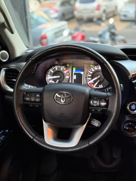 TOYOTA Hilux Caminhonete 2.8 16V SRX 4X4 TURBO DIESEL CABINE DUPLA AUTOMTICO, Foto 5